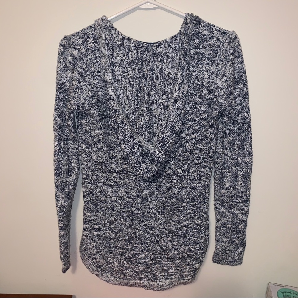 Macy’s sweater - Picture 2 of 4